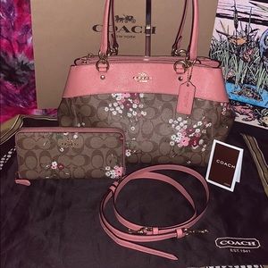 NWOT🌸 COACH BROOKE CARRYALL FLORAL/ WITH WALLET🌸